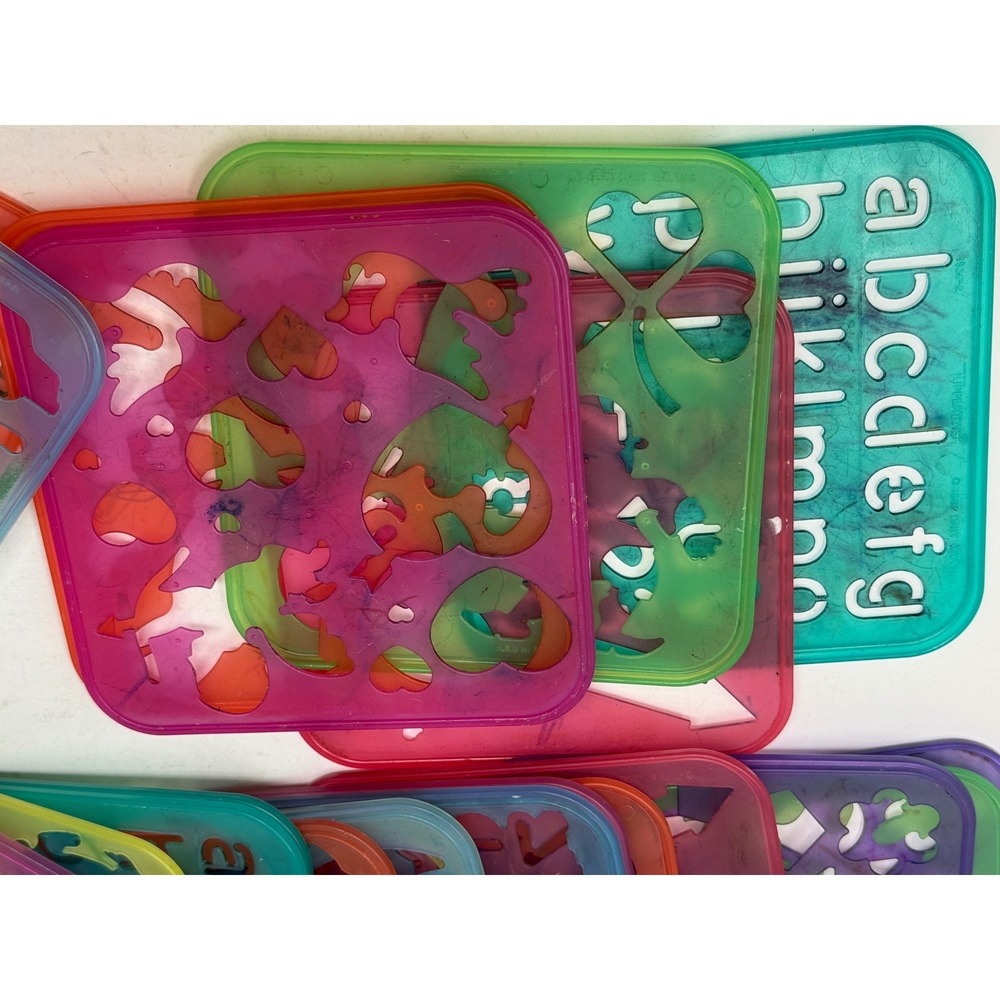 Vintage Tupperware Stencil Art Set Yellow Carrying Case 26 Colorful Stencils USA - Picture 5 of 7